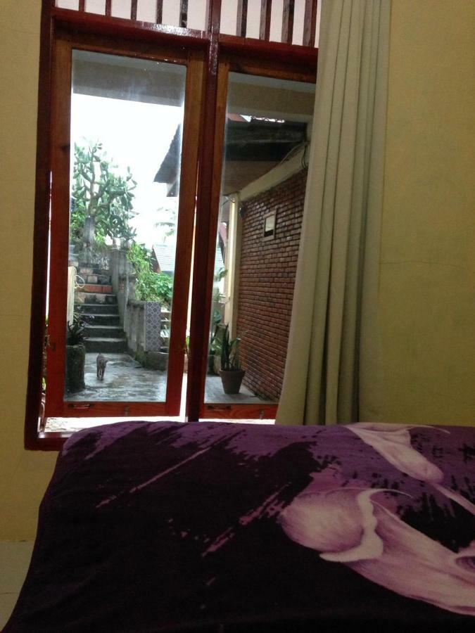 Aman'S Guesthouse Tuk Tuk Exterior photo