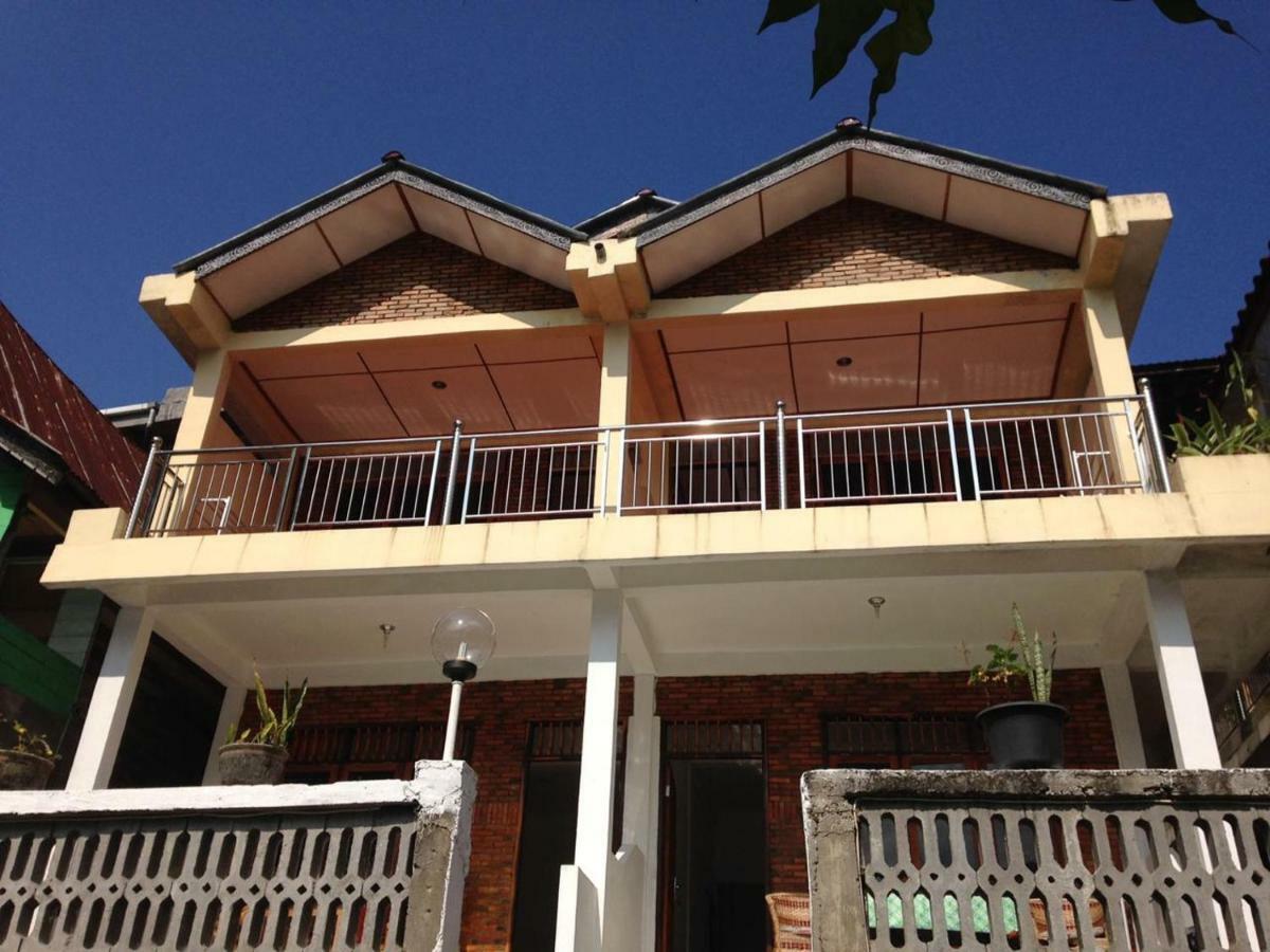 Aman'S Guesthouse Tuk Tuk Exterior photo